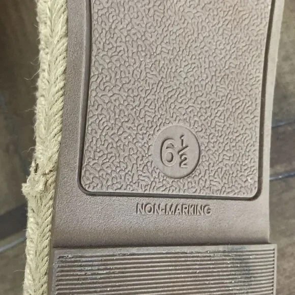 ❤️ Universal Thread Metallic Mules ❤️ - Picture 6 of 7